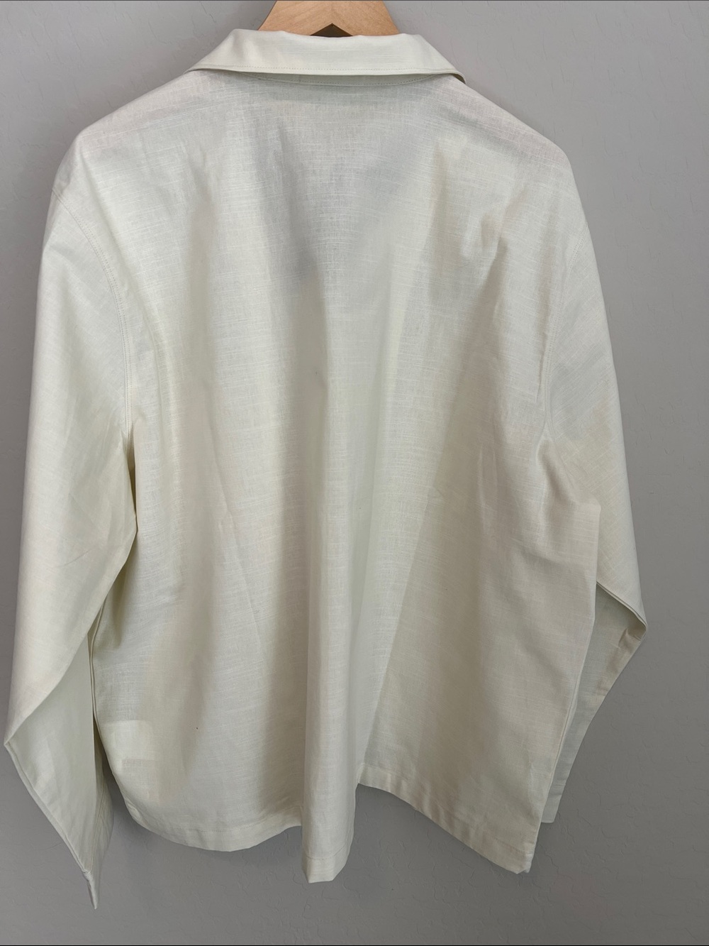 Nike Men's Ivory Button-Front Lightweight Overshirt - Picture 8 of 12